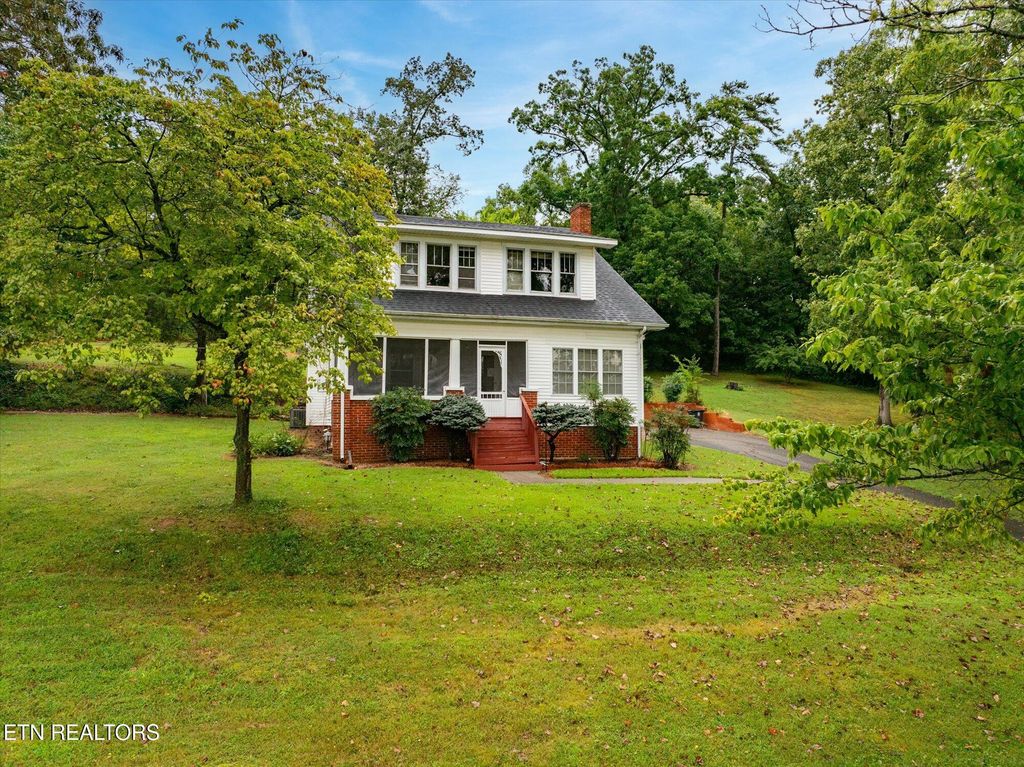 Photo of 618 Oak St, Athens, TN 37303 (MLS # 1331389)