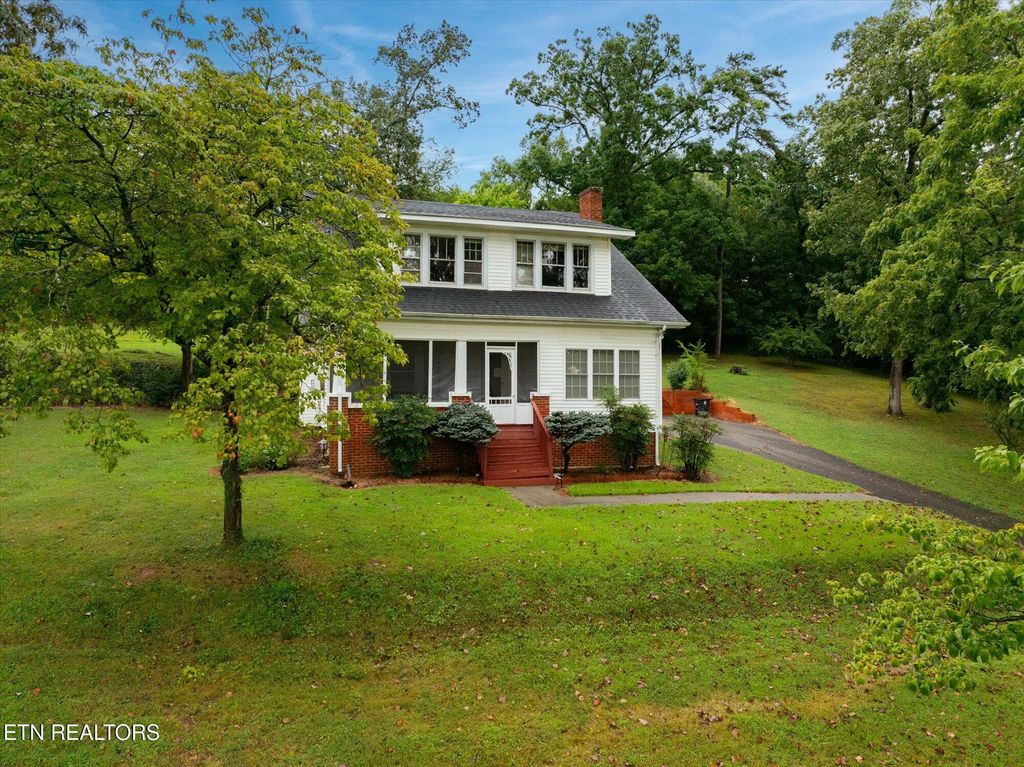 Photo of 618 Oak St, Athens, TN 37303 (MLS # 1331389)