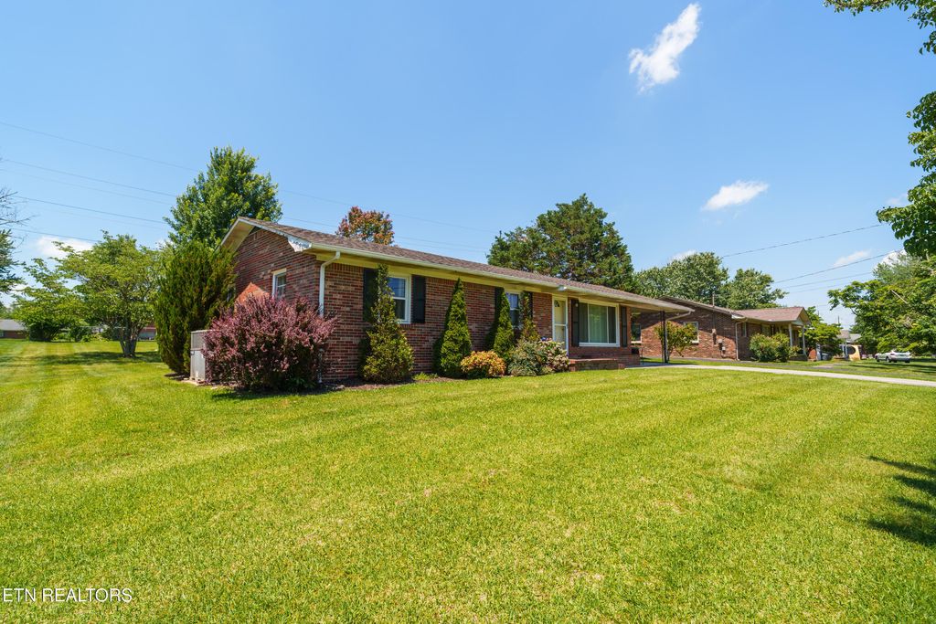 Photo of 885 Southgate Drive, Cookeville, TN 38501 (MLS # 1344720)