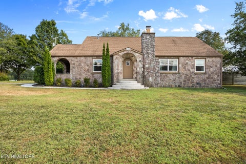 Photo of 1301 Tazewell Pike, Plainview, TN 37721 (MLS # 1356177)