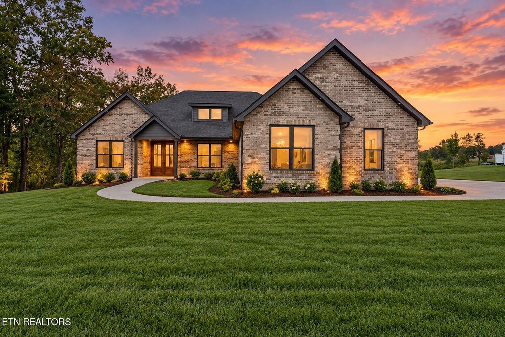 Photo of 833 Keating Loop, Crossville, TN 38555 (MLS # 1356370)