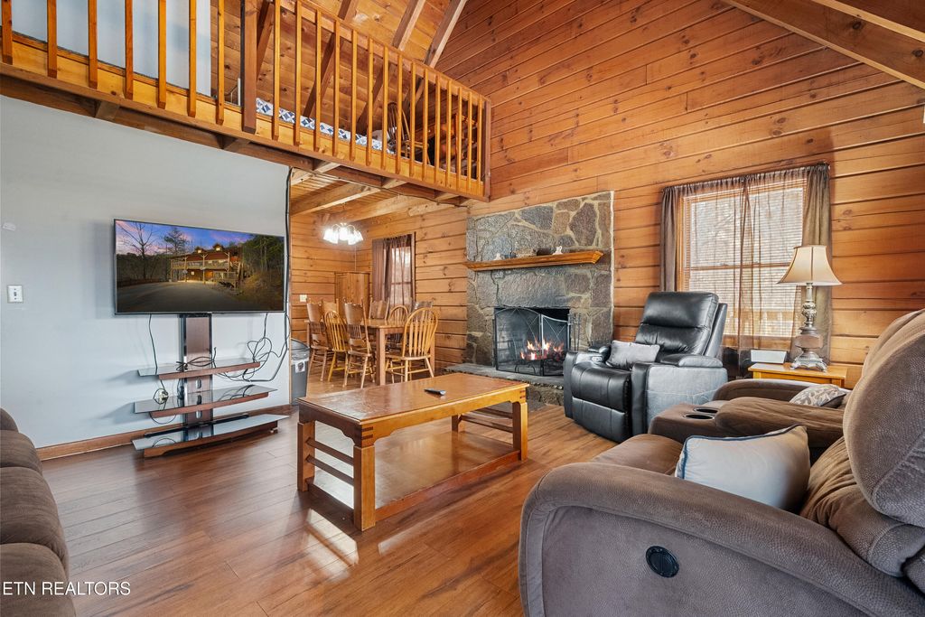 Photo of 1122 Eagle Pointe Way, Pigeon Forge, TN 37863 (MLS # 1331809)