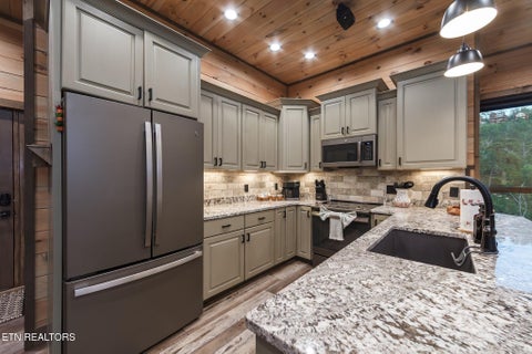 Tiny photo for 2139 Coopers Hawk Way, Sevierville, TN 37862 (MLS # 1359849)