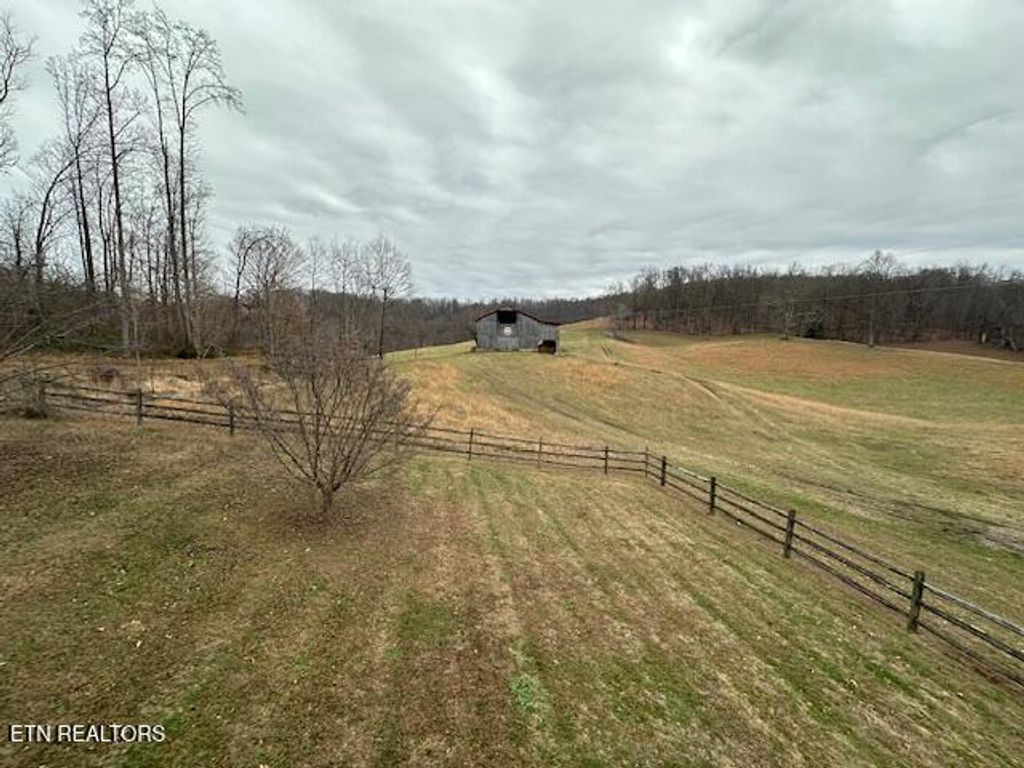 Photo of 811 Pioneer Rd, Ewing, VA 24248 (MLS # 1323648)