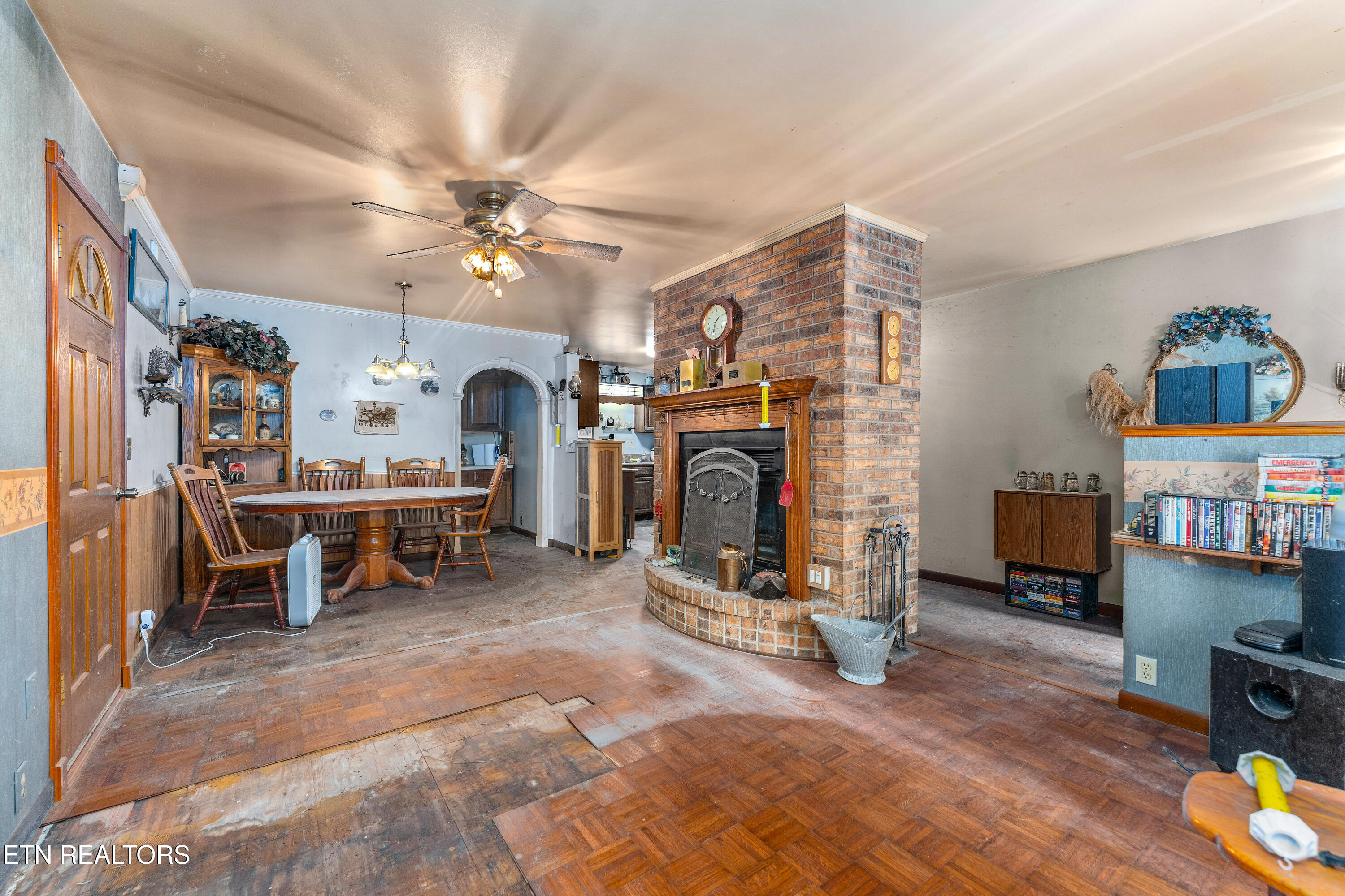 1688 E Wolf Valley Rd