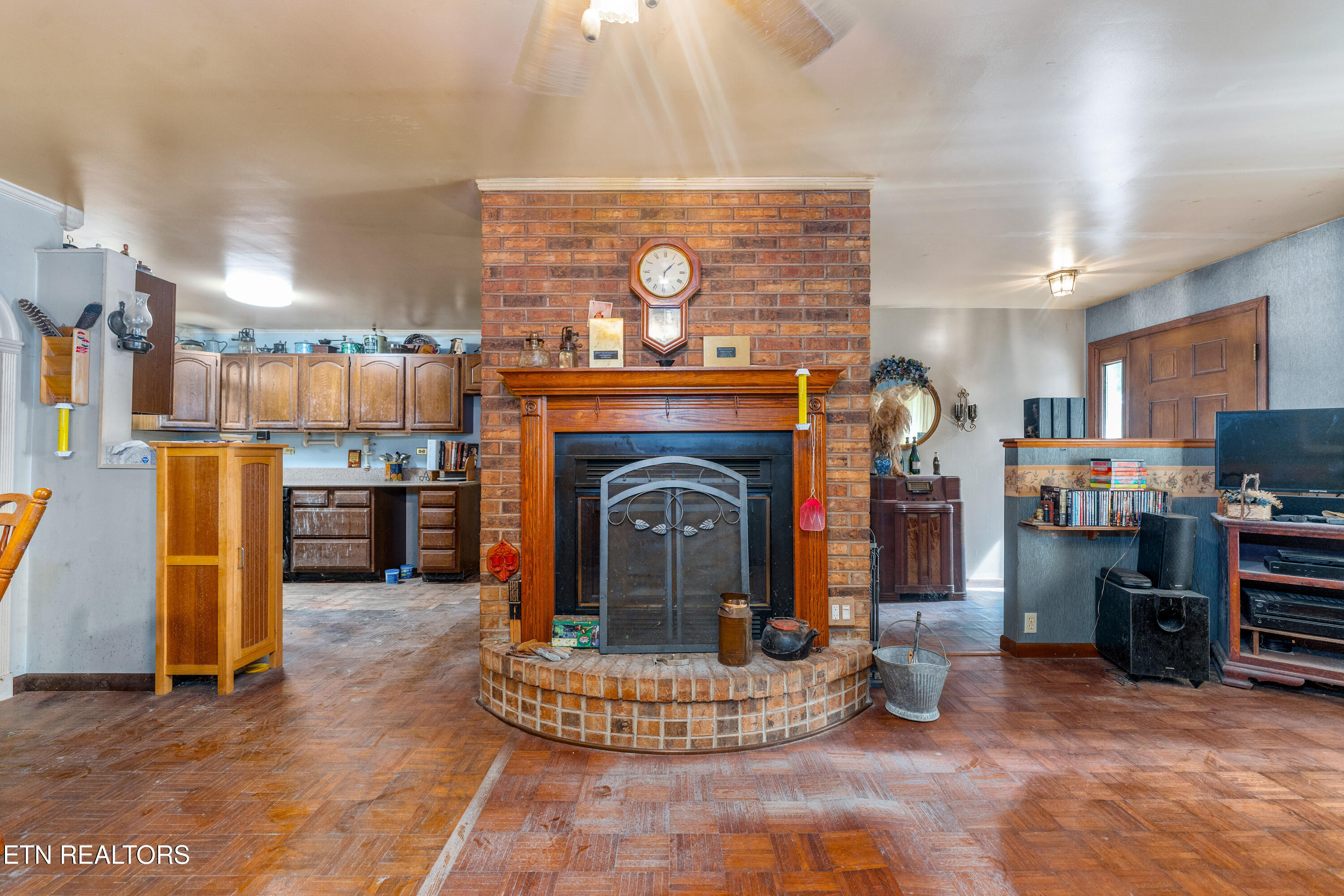 1688 E Wolf Valley Rd