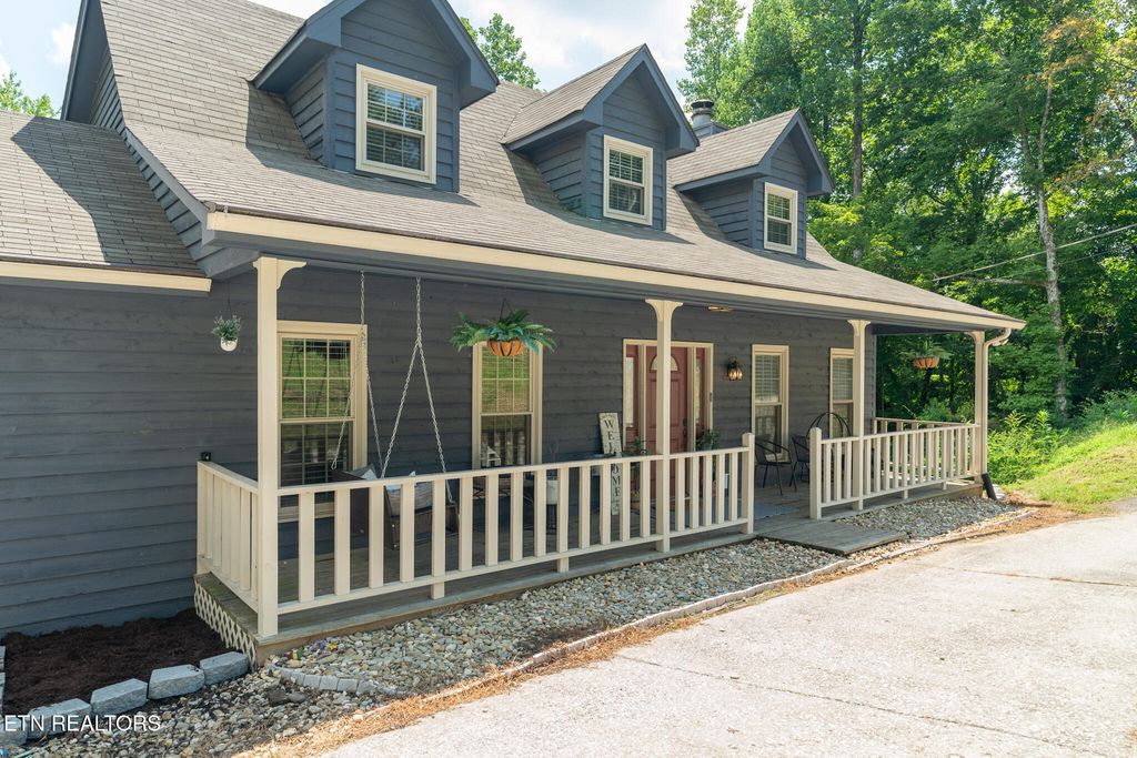 Photo of 1700 Ridgecrest Drive, Knoxville, TN 37918 (MLS # 1321270)