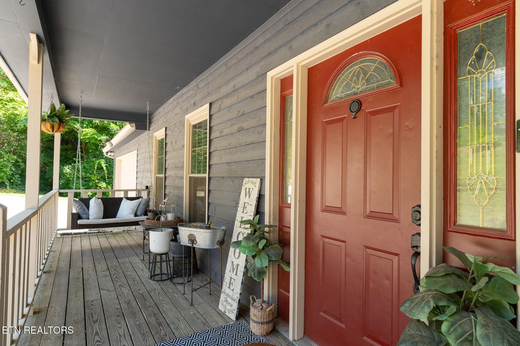 Photo of 1700 Ridgecrest Drive, Knoxville, TN 37918 (MLS # 1321270)