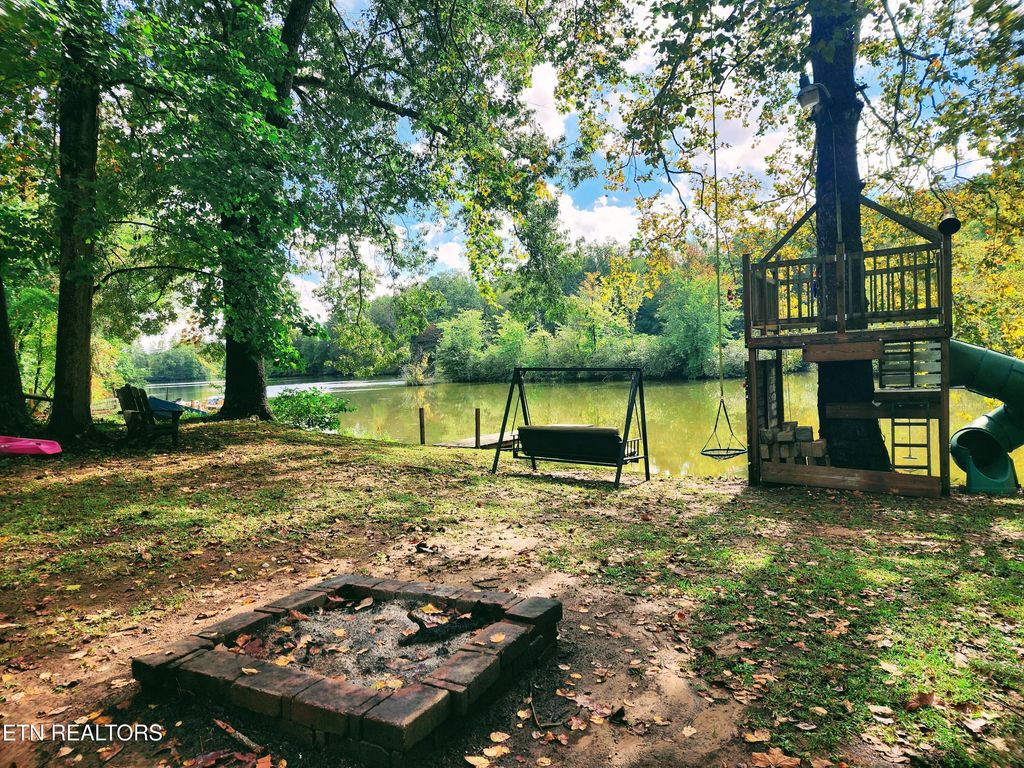 Photo of 104 Azalea Circle, Harriman, TN 37748 (MLS # 1316643)