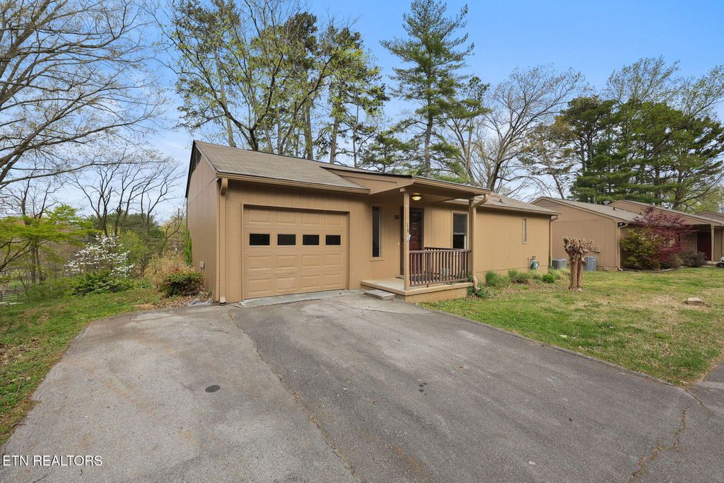 Photo of 8709 Olde Colony Tr #18, Knoxville, TN 37923 (MLS # 1334777)