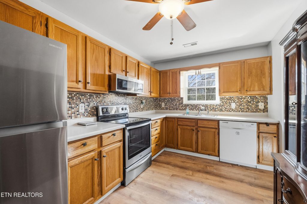 Photo of 3473 Russellwood Drive, Rockford, TN 37853 (MLS # 1322459)