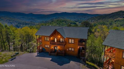 Photo of 782 Park Vista Way, Gatlinburg, TN 37738 (MLS # 1337404)