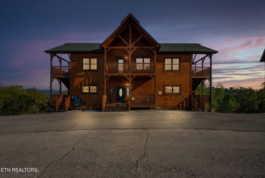 Photo of 782 Park Vista Way, Gatlinburg, TN 37738 (MLS # 1337404)