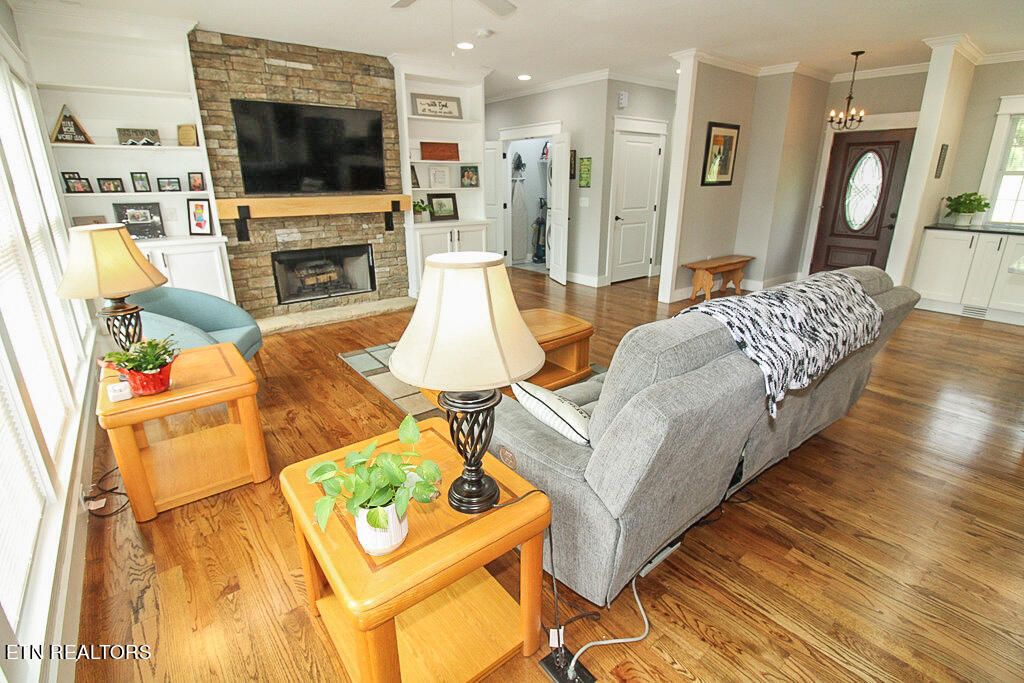 Photo of 2141 E Ridgewood Drive, Louisville, TN 37777 (MLS # 1238156)