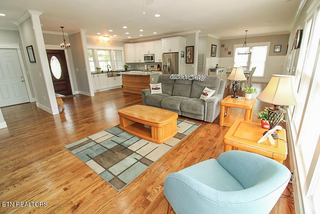 Photo of 2141 E Ridgewood Drive, Louisville, TN 37777 (MLS # 1238156)