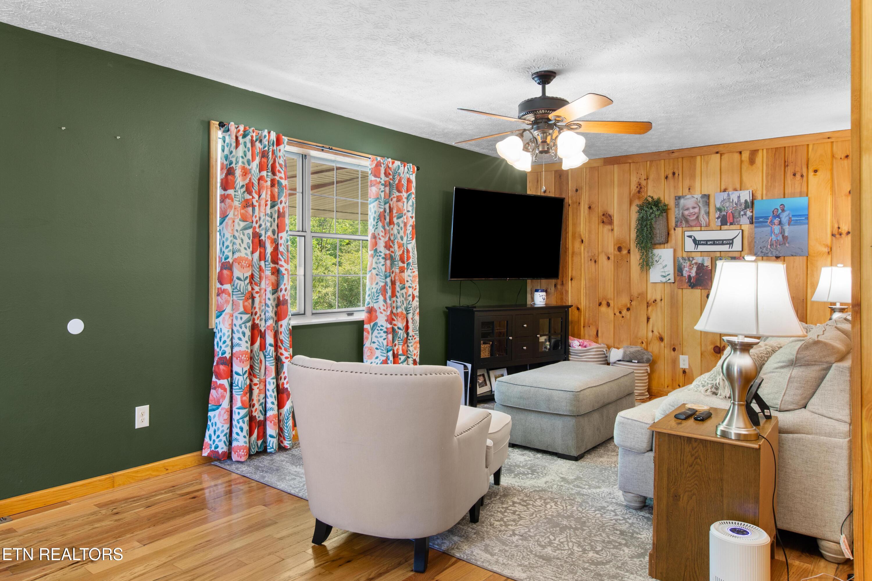 406 Douglas Lane