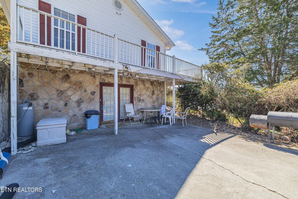 Photo of 2566 Lakeshore Drive, Bean Station, TN 37708 (MLS # 1289292)