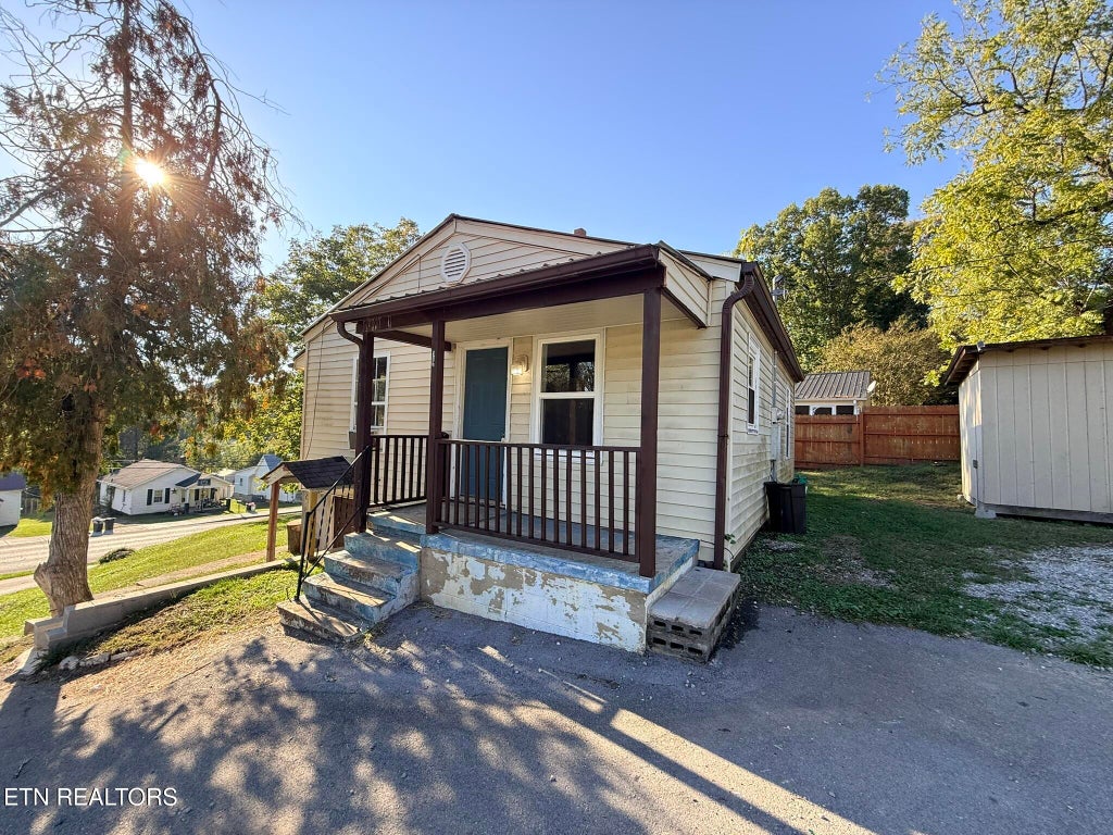Photo of 507 S Indiana Ave, LaFollette, TN 37766 (MLS # 1358857)