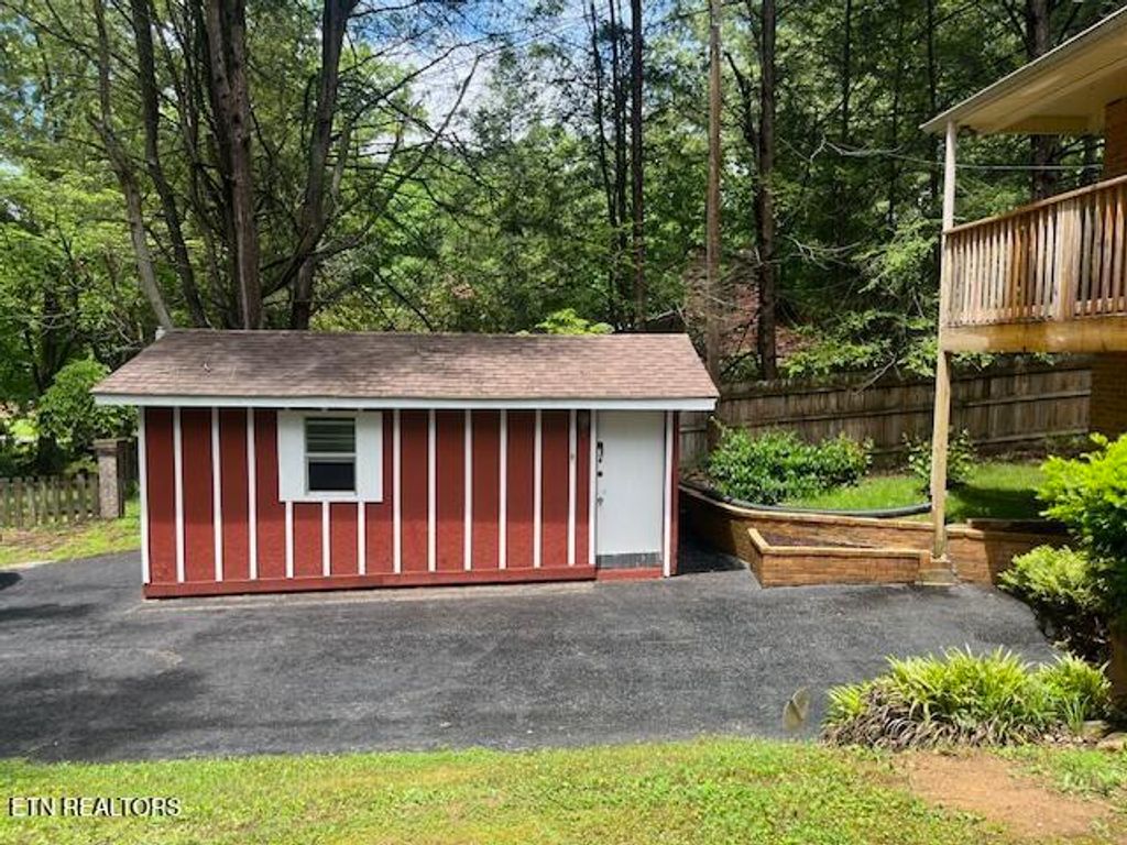 Photo of 1634 Snodderly Drive, Lenoir City, TN 37771 (MLS # 1300743)