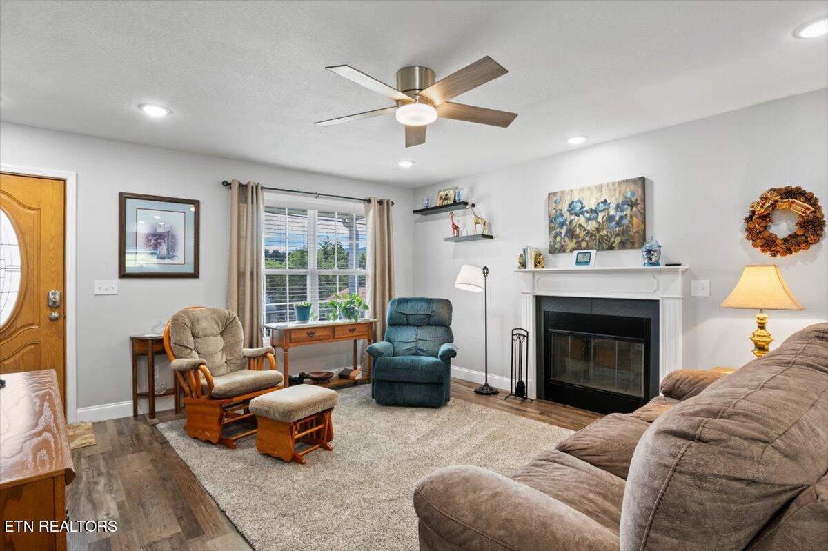 1187 Martin Lane