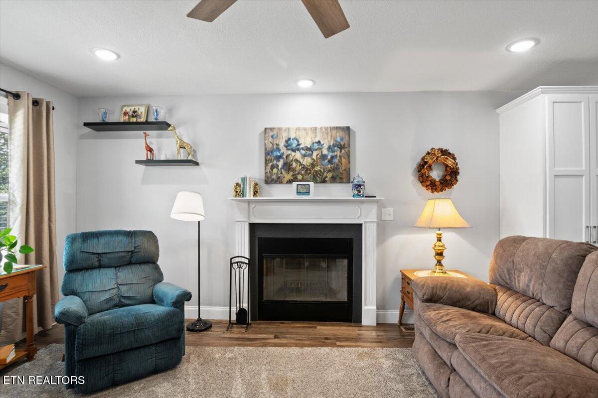 1187 Martin Lane