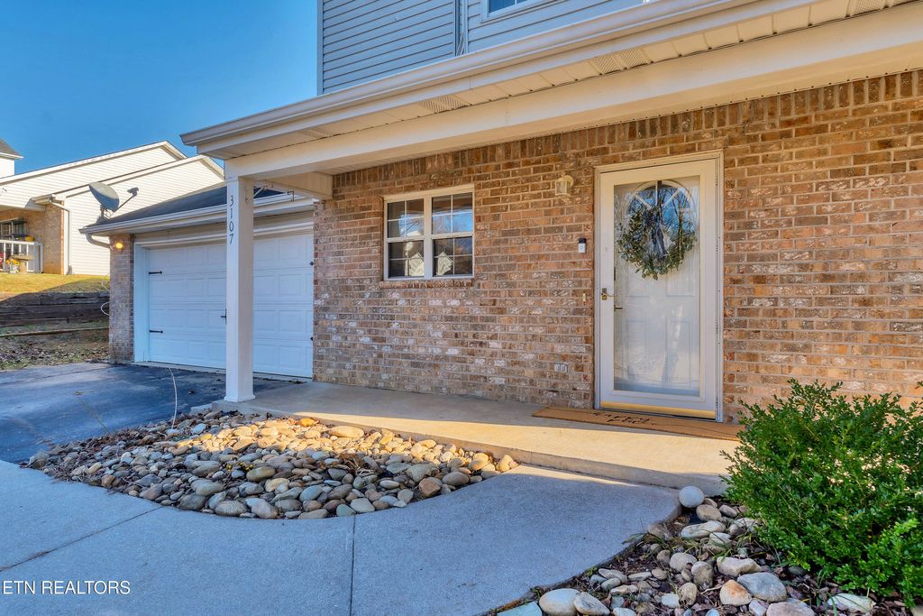 Photo of 3107 Harrington Court, Maryville, TN 37803 (MLS # 1323143)