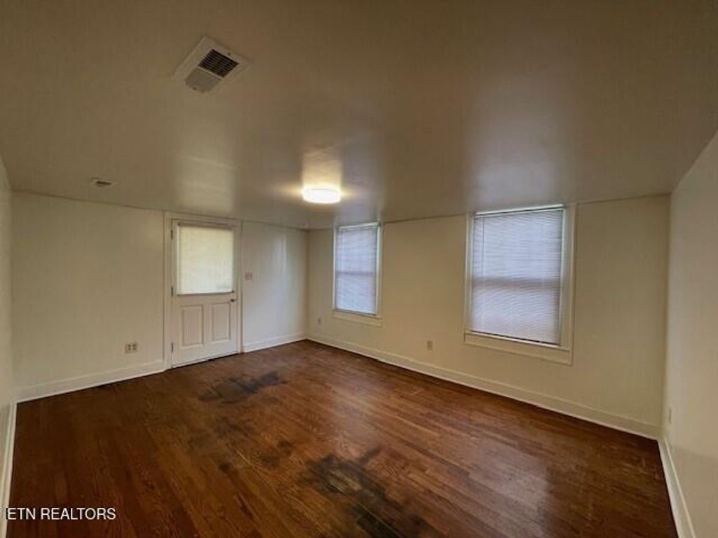 Photo of 720 Clark St, Maryville, TN 37803 (MLS # 1326428)