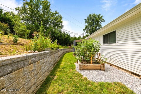 Tiny photo for 112 Country Hill Lane, LaFollette, TN 37766 (MLS # 1348698)