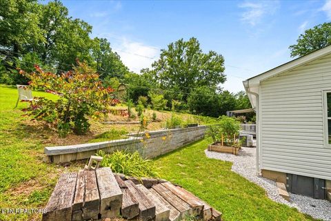 Tiny photo for 112 Country Hill Lane, LaFollette, TN 37766 (MLS # 1348698)