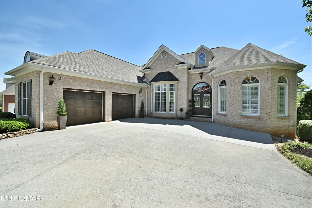 Photo of 430 Oak Chase Blvd, Lenoir City, TN 37772 (MLS # 1336442)