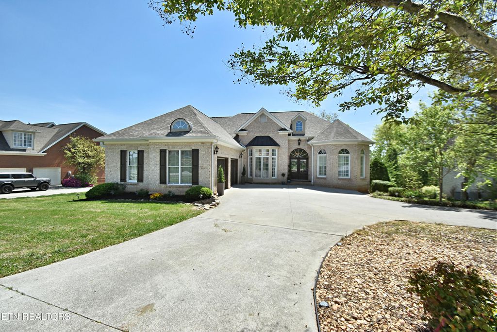 Photo of 430 Oak Chase Blvd, Lenoir City, TN 37772 (MLS # 1336442)