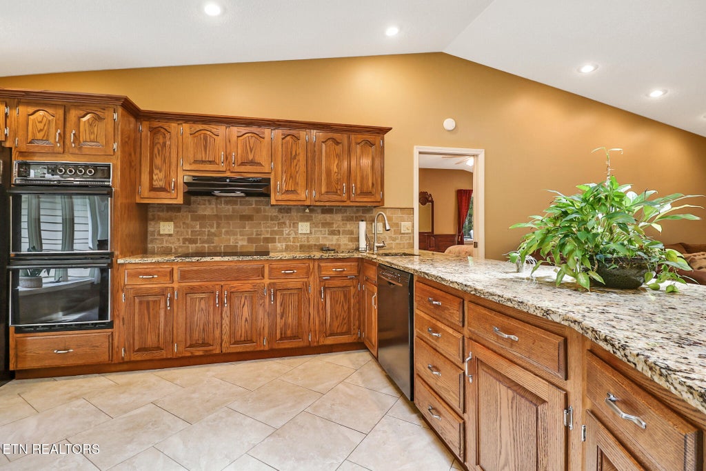 Photo of 14 Park Terrace, Crossville, TN 38558 (MLS # 1356486)
