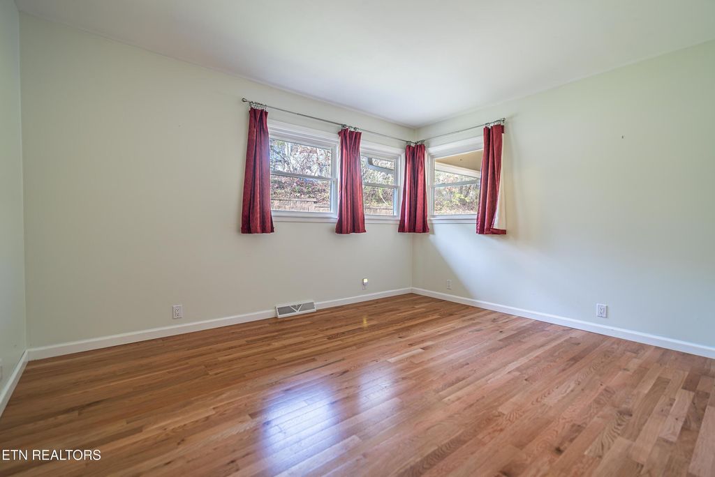 Photo of 103 Ditman Lane, Oak Ridge, TN 37830 (MLS # 1323368)