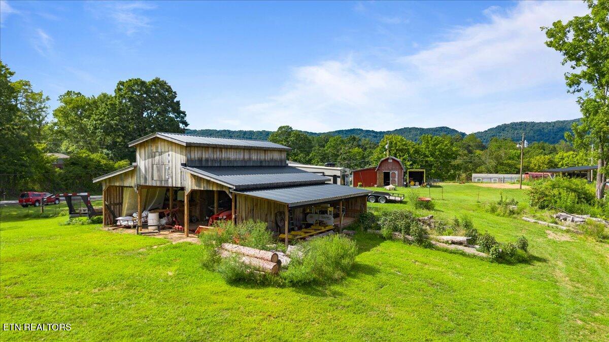 111 Mckinney Rd
