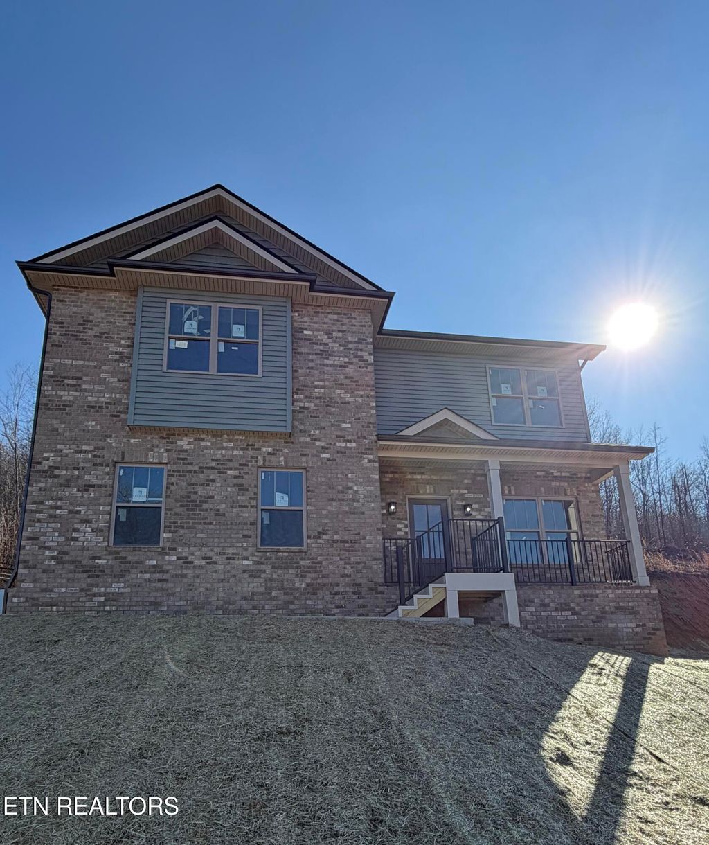 Photo of 8136 Chestnut Hill Lane, Knoxville, TN 37924 (MLS # 1325360)