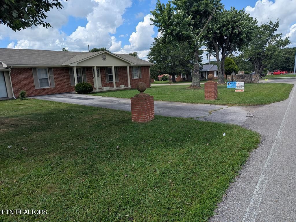 Photo of 494 Tenth St, Crossville, TN 38555 (MLS # 1316905)