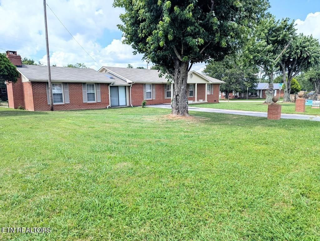 Photo of 494 Tenth St, Crossville, TN 38555 (MLS # 1316905)