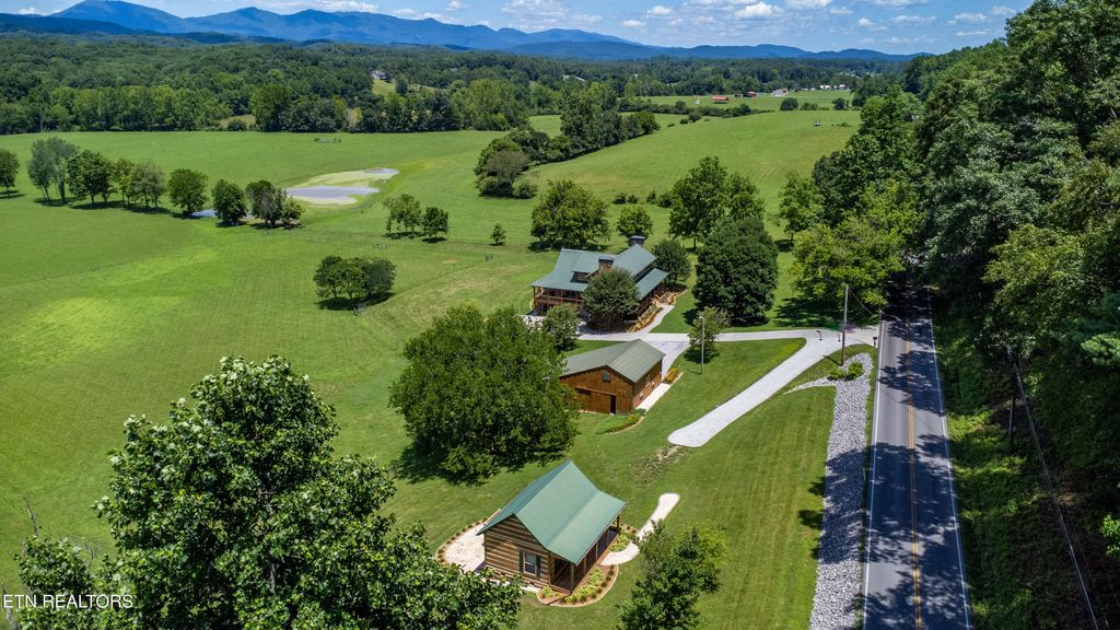 Photo of 871 Poplar Creek Rd, Oliver Springs, TN 37840 (MLS # 1333063)