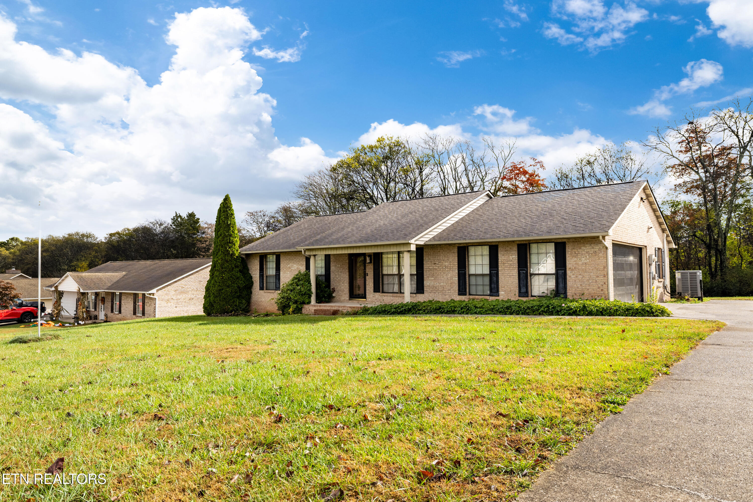 1424 John Sparks Drive