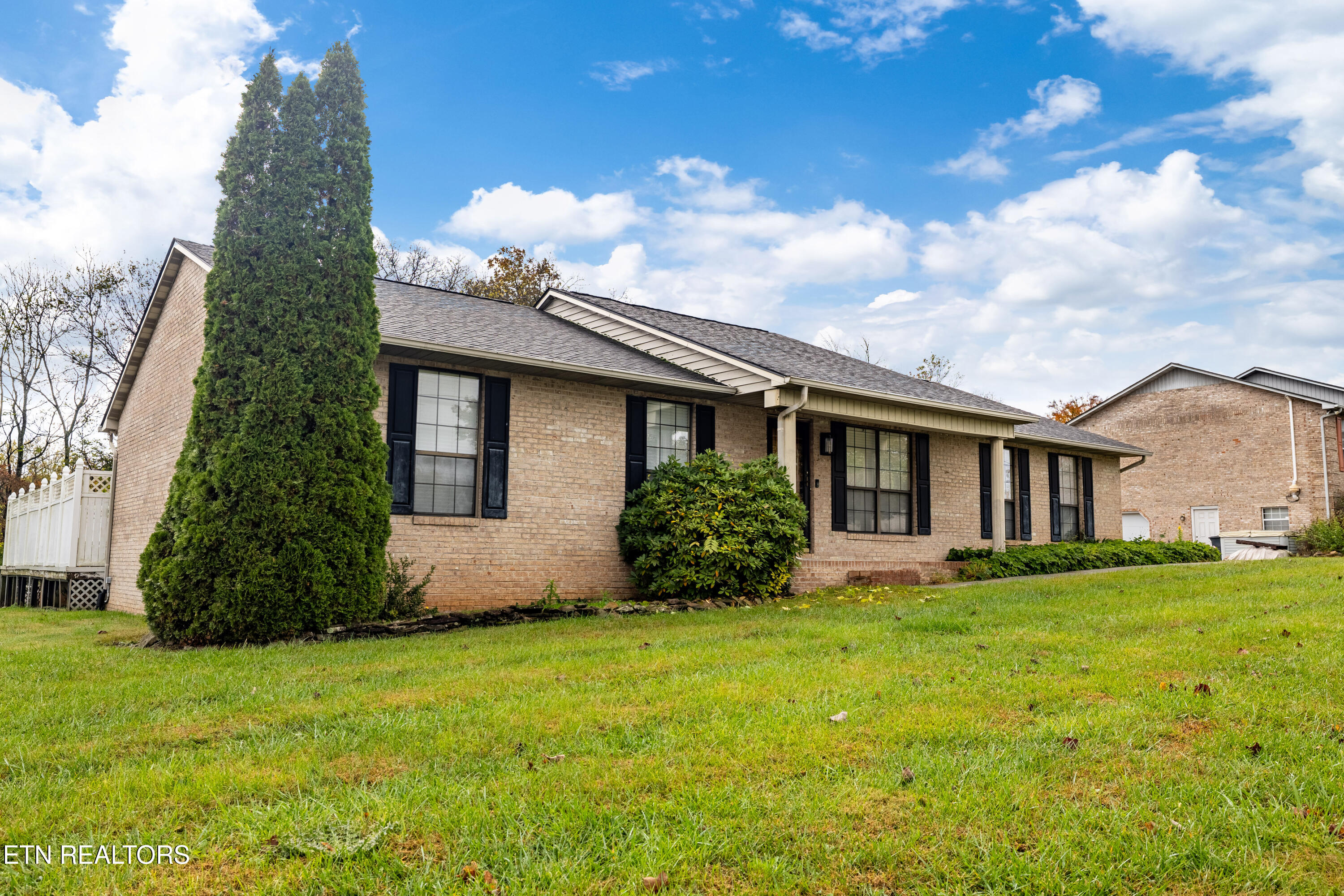 1424 John Sparks Drive