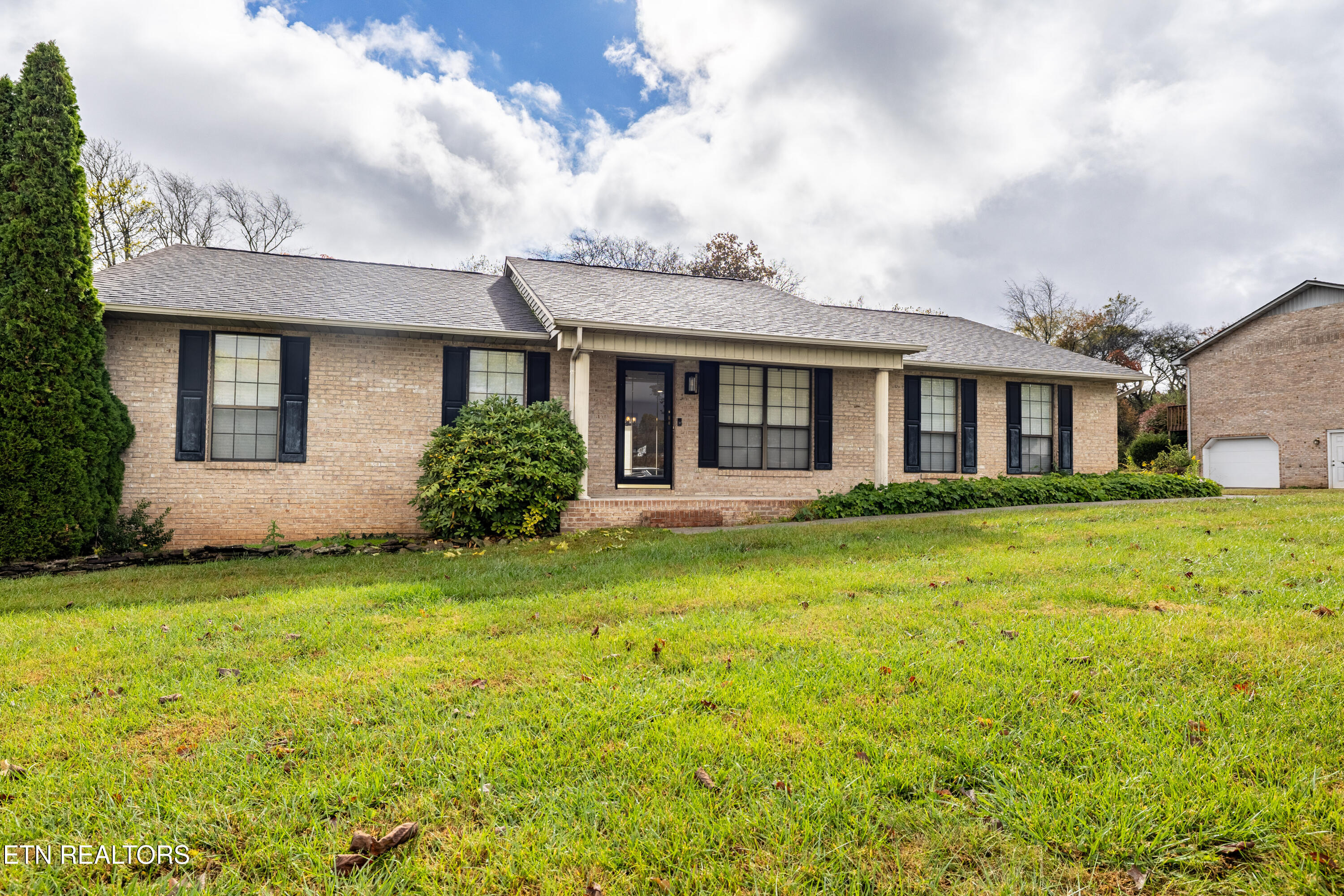 1424 John Sparks Drive