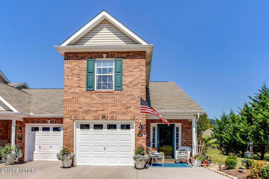 Photo of 3701 Eliza Pointe Way, Knoxville, TN 37921 (MLS # 1353935)