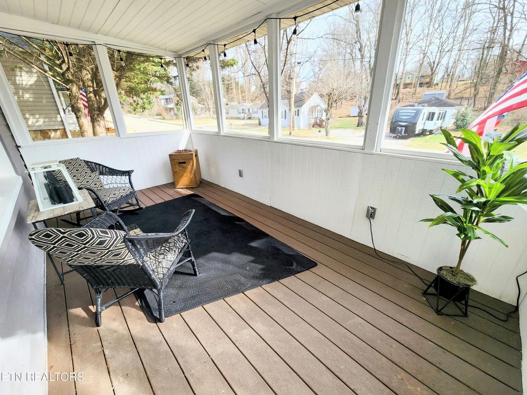 Photo of 241 Boardman Ave, Maryville, TN 37803 (MLS # 1330768)