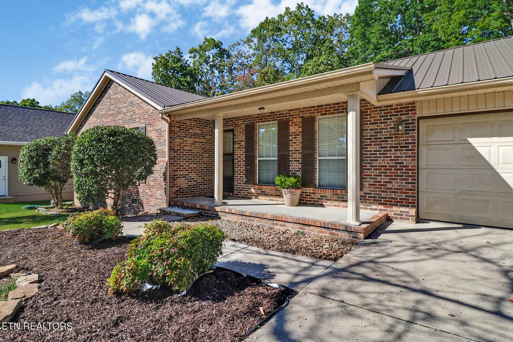 Photo of 309 Lakeview Drive, Fairfield Glade, TN 38558 (MLS # 1318559)