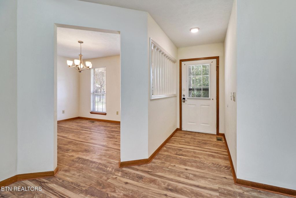 Photo of 309 Lakeview Drive, Fairfield Glade, TN 38558 (MLS # 1318559)