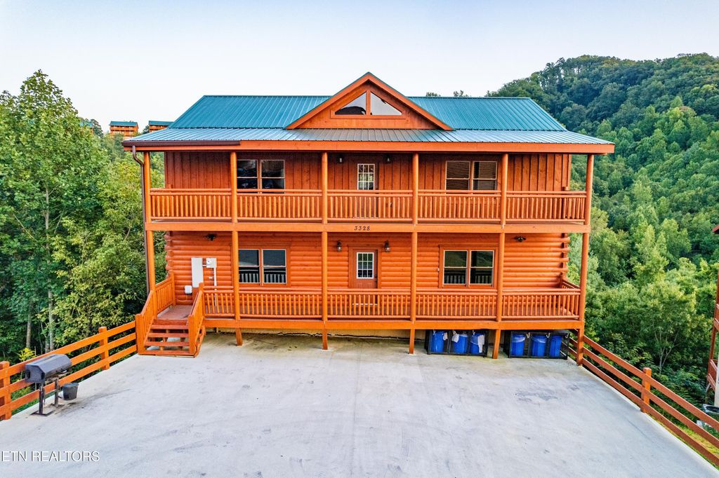 Photo of 3328 Smoky Ridge Way, Sevierville, TN 37862 (MLS # 1316077)