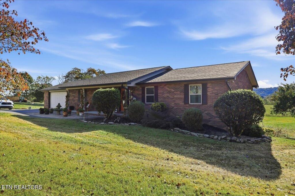 Photo of 4924 W Emory Rd, Powell, TN 37849 (MLS # 1319786)