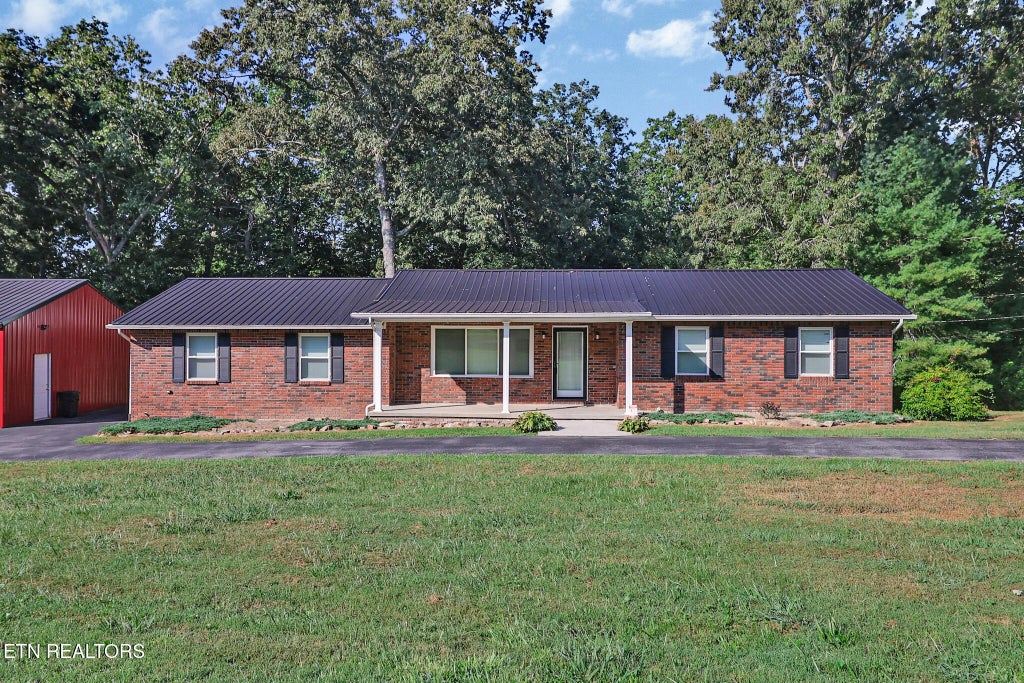 Photo of 329 Dillon St, Crossville, TN 38555 (MLS # 1354587)