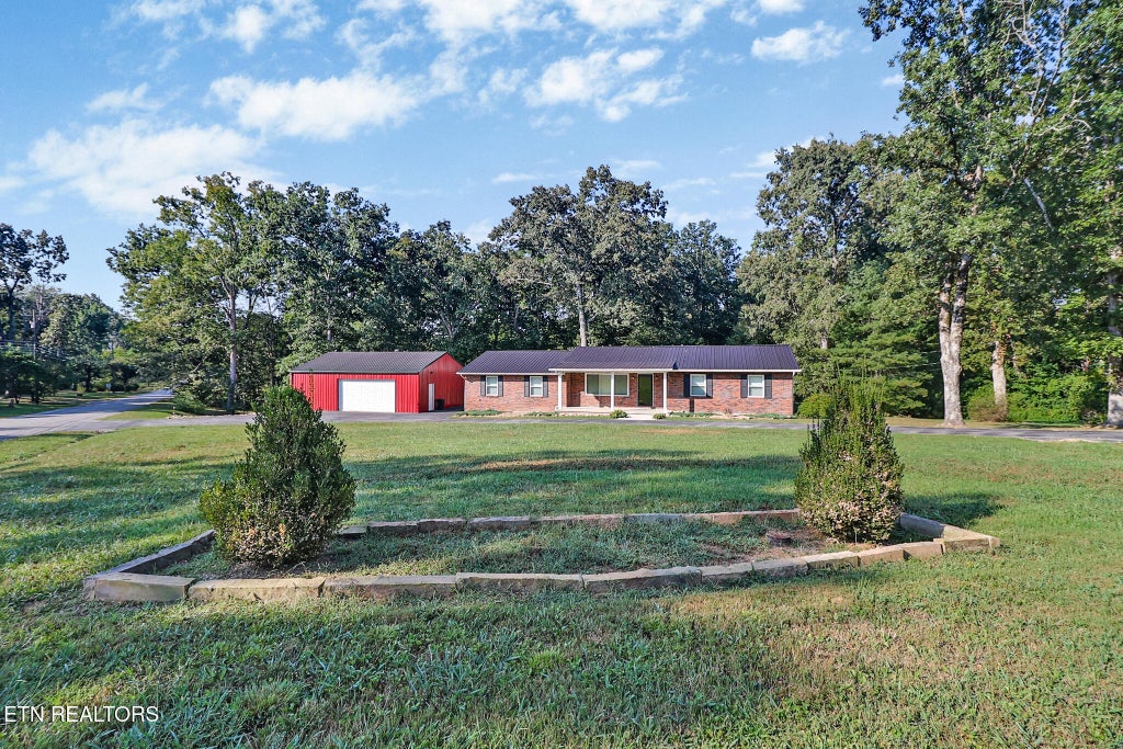 Photo of 329 Dillon St, Crossville, TN 38555 (MLS # 1354587)