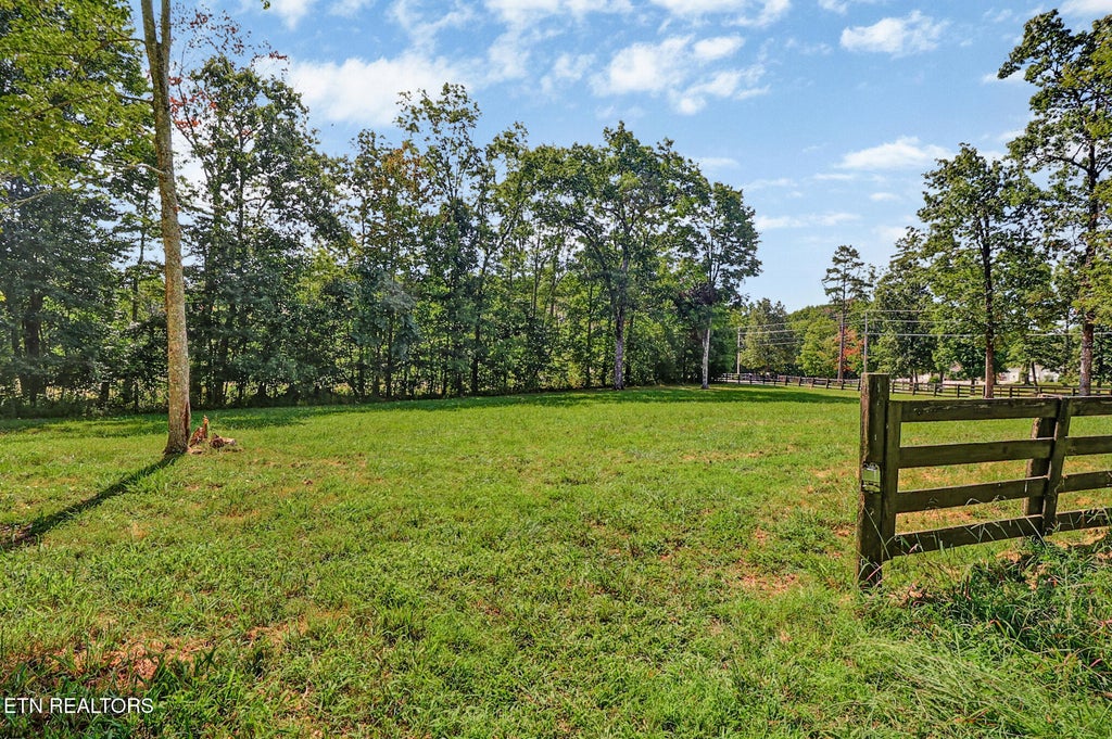 Photo of 606 Ridge Top Drive, Jamestown, TN 38556 (MLS # 1356290)